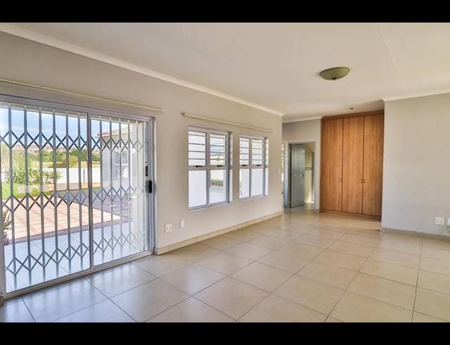 4 BEDROOM HOUSE FOR SALE IN COUNTRY CLUB